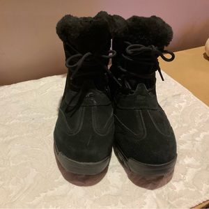 Sorel waterproof/Insulated Boots Size 9 EUC